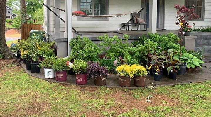 Outdoor Makeover: Backyard_Landscaping_Ideas_With_Planters