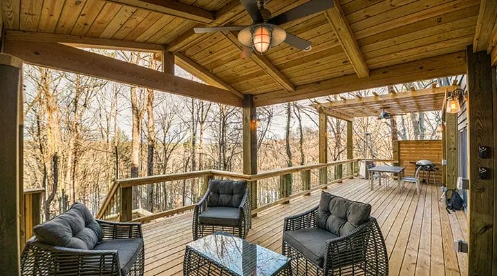 Outdoor Makeover: Backyard-Outdoor-Deck-Installation-Ideas